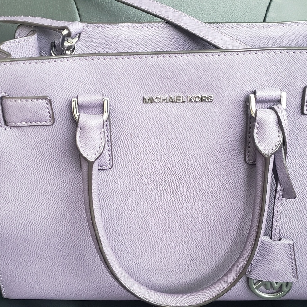 Michael kors tote purse with crossbody strap